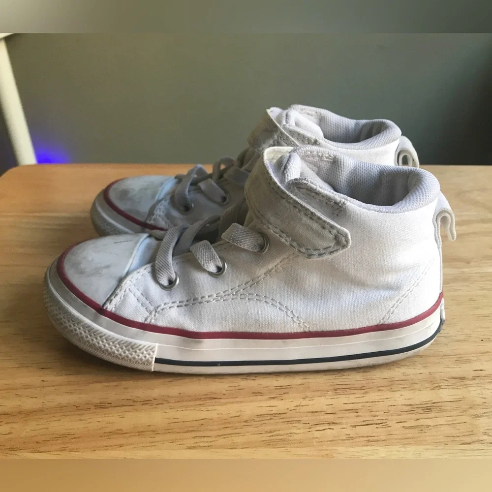 Converse All-Star Chuck Taylor Mid-Tops Malden White Size: US Toddler 10 EUR 26
